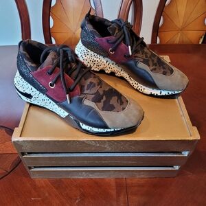 Steve Madden Skeakers (Shoes Only)